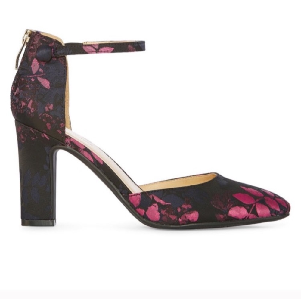 Priced to sell! Liz Claiborne Winnie shoes NWOB